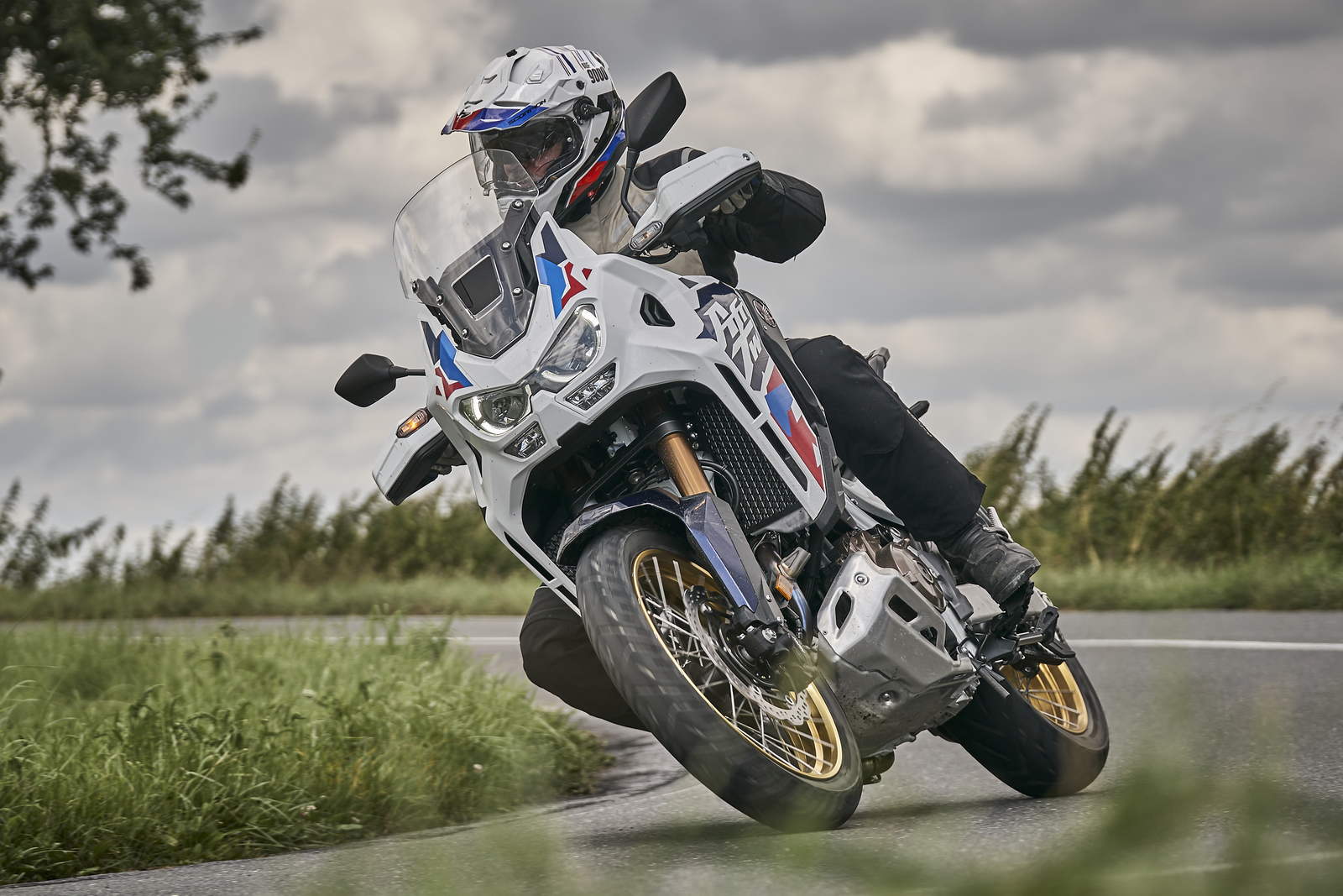 Honda Africa Twin CRF 1100 vs Moto Guzzi Stelvio